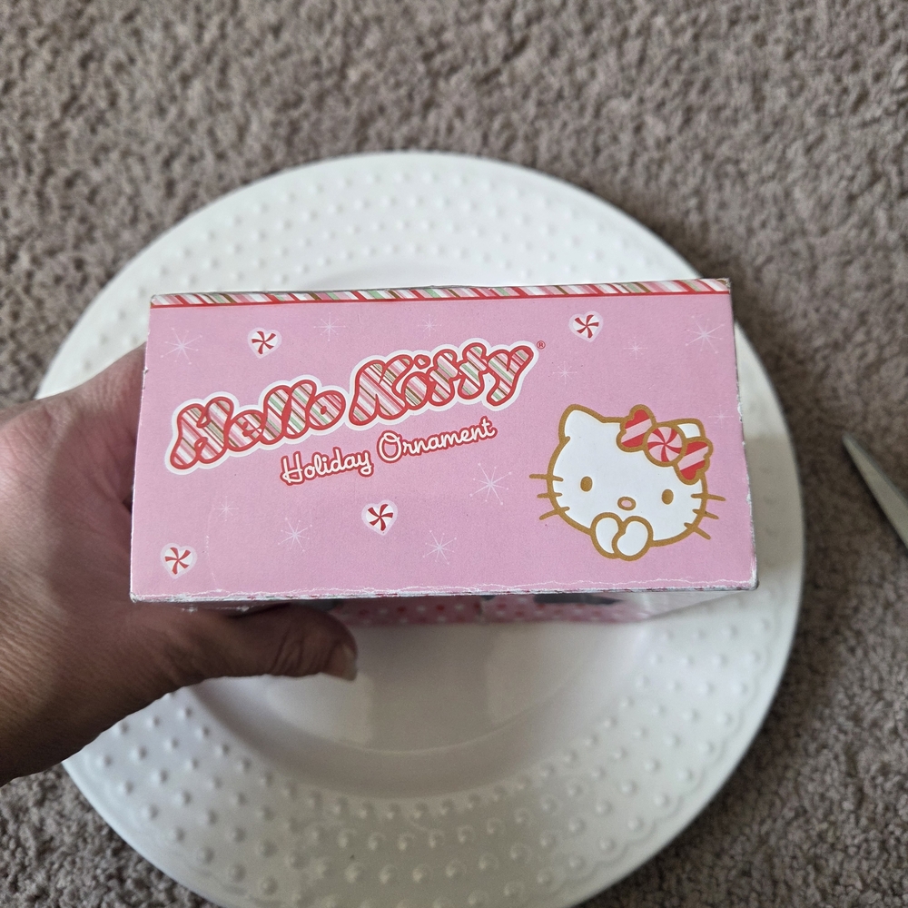 NIB NWT Vintage 2003 Hello Kitty Holiday Ornament Set - Picture 7 of 7